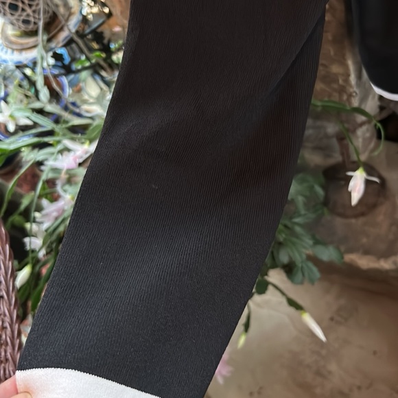 Black & White Size M Cardigan; Perfect for Dressy or Casual; Excellent Condition - Picture 5 of 7